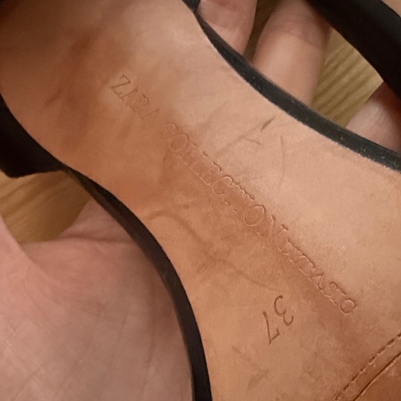 Zara Heels Ankle Strap Peep Toe Back and Tan - Picture 5 of 5